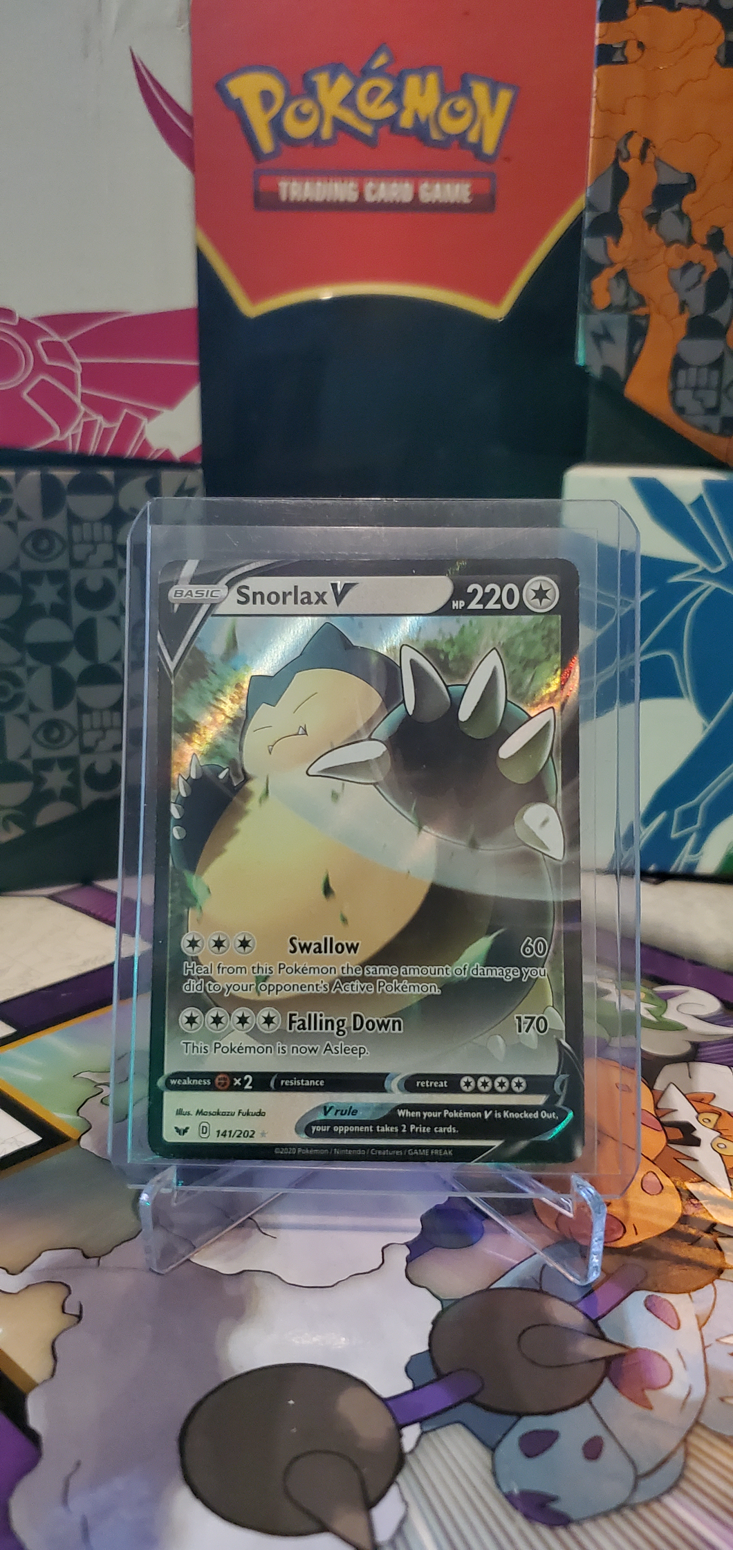 Snorlax V - (141/202)